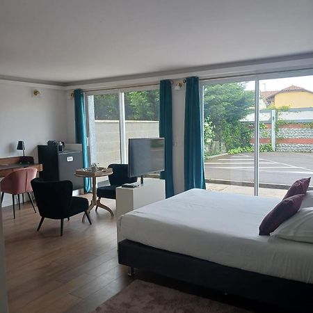 Touraco Bed & Breakfast วิลลา เลส์ ดอมส์ ภายนอก รูปภาพ